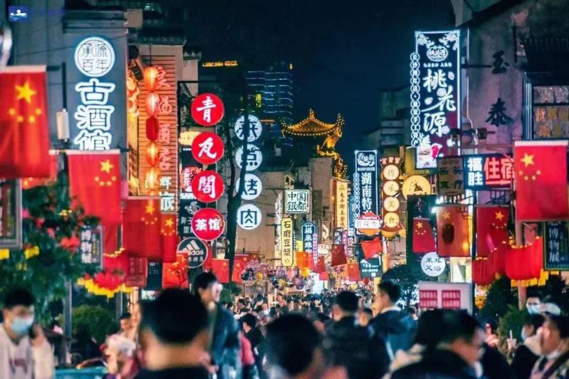 深度解析：萬梓良為什么定居長沙？探尋影帝晚年生活之謎