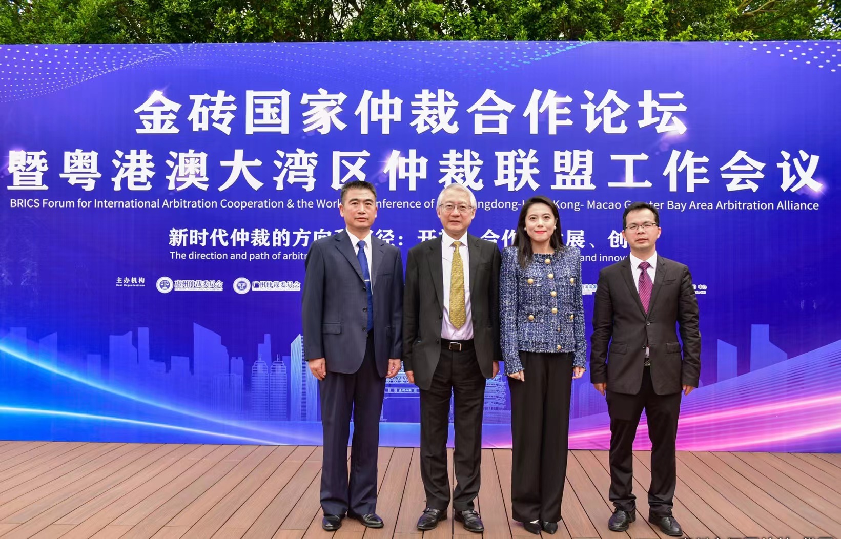 2025年新澳門(mén)正版內(nèi)部深度解讀:洞察未來(lái)發(fā)展趨勢(shì)與機(jī)遇