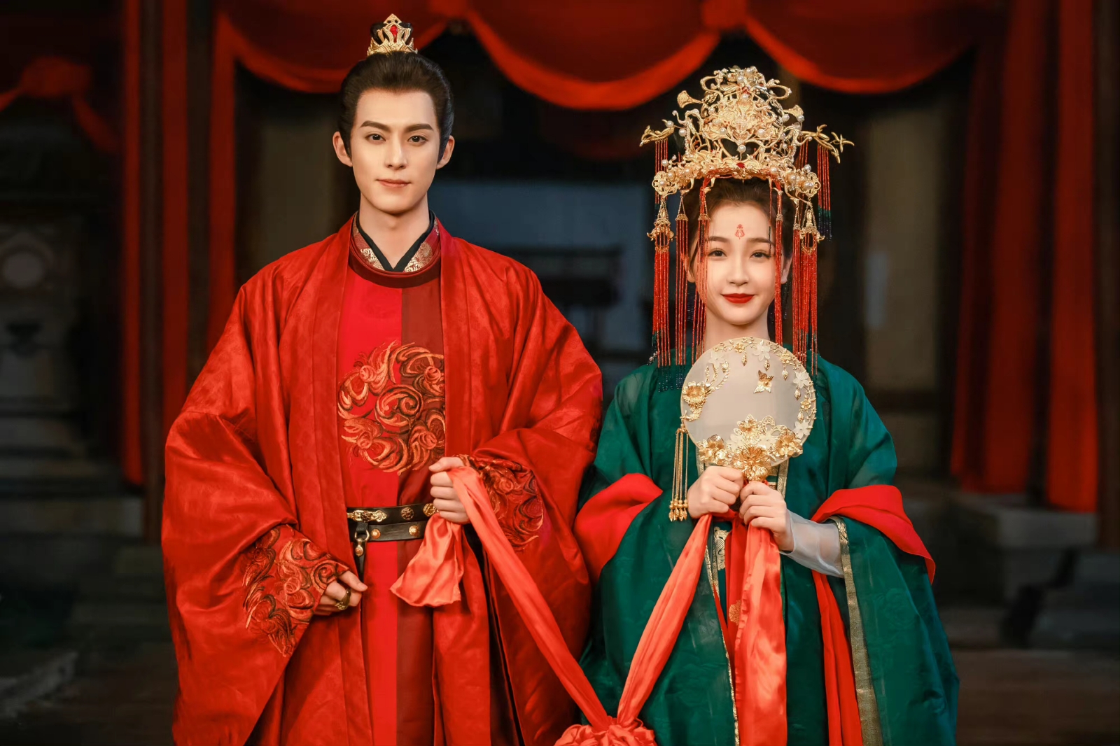 深度解析：結(jié)婚證件照尺寸的官方標準與拍攝全攻略