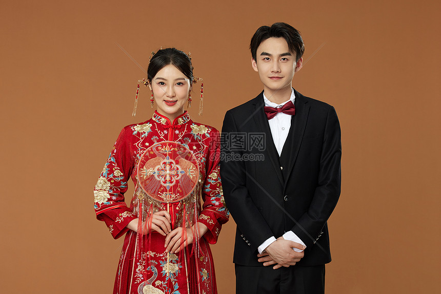 結婚照男女位置全攻略：傳統(tǒng)、現(xiàn)代與個性化站位深度解析